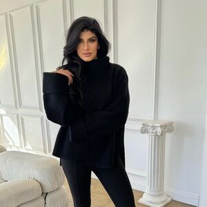 it’sNOMB Colleen Sweater